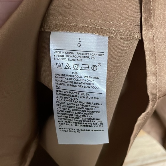 Banana Republic size large mocha color satin blouse - Picture 4 of 6